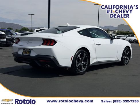 Used 2025 Ford Mustang Coupe RWD image 6