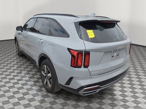 Used 2023 Kia Sorento EX w/ Panoramic Sunroof Package image 3