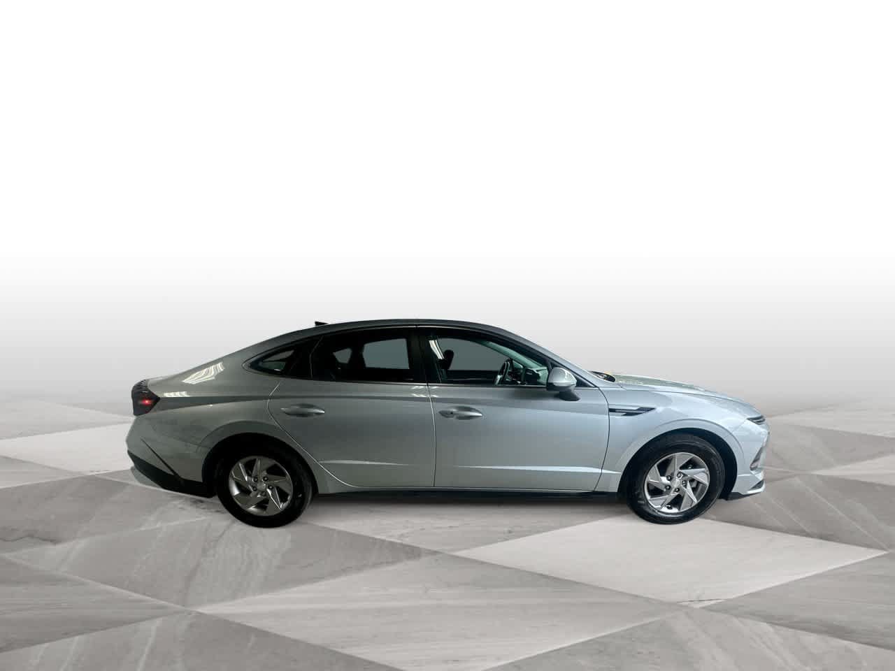 Used 2026 Hyundai Sonata SE FWD image 9