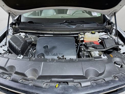 Used 2020 Chevrolet Traverse LT FWD image 28