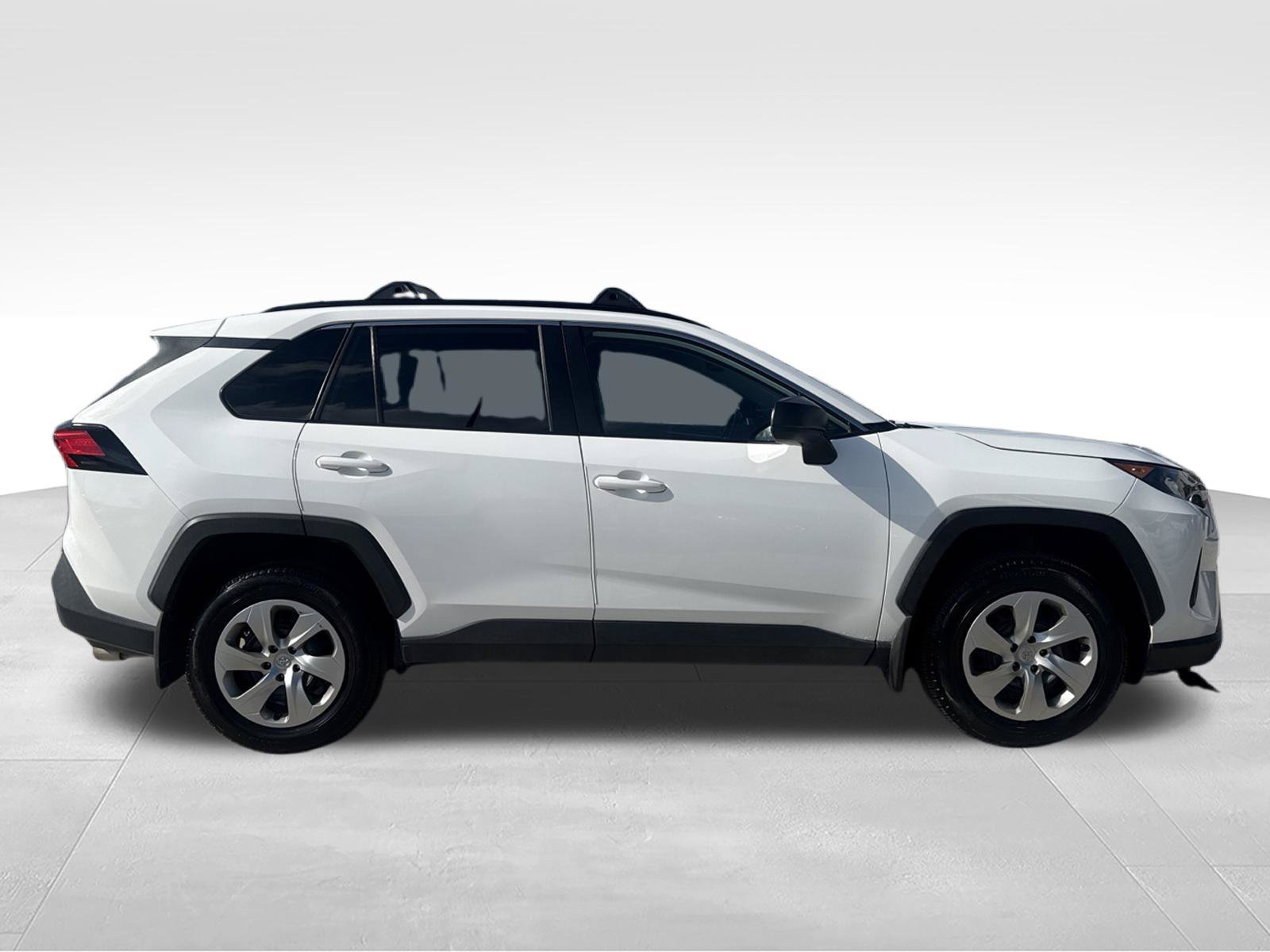 Used 2021 Toyota RAV4 LE w/ Carpet Mat Package (TMS) FWD image 4