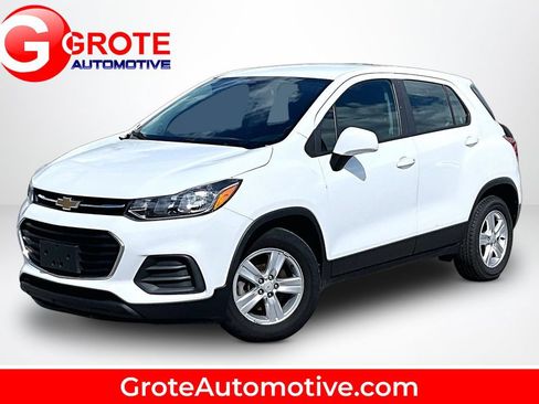 Used 2020 Chevrolet Trax LS FWD image 1