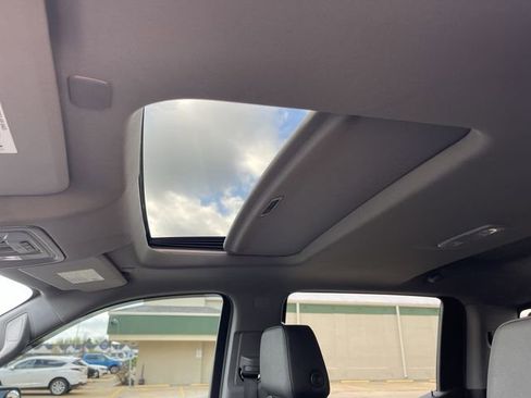 Used 2023 Chevrolet Silverado 1500 LT Trail Boss w/ Convenience Package II image 23