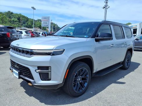 New 2026 Jeep Grand Wagoneer 4WD image 8