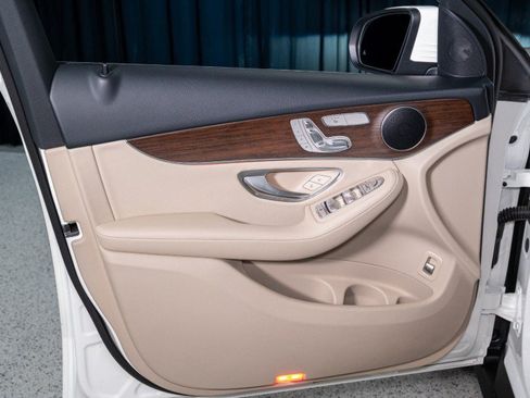 Certified 2022 Mercedes-Benz GLC 300 image 12