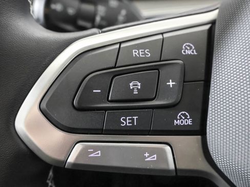 New 2026 Volkswagen Tiguan SE image 24