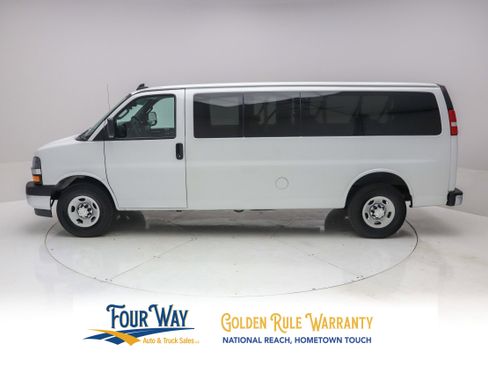 Used 2018 Chevrolet Express 3500 LT w/ LT Preferred Equipment Group RWD image 7