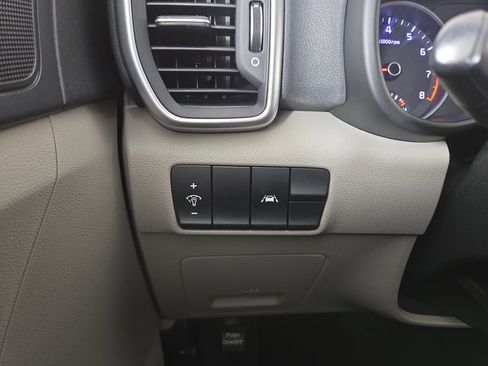 Used 2020 Kia Sportage LX image 26