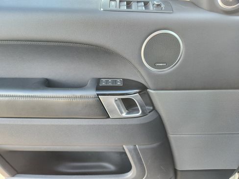 Used 2017 Land Rover Range Rover Sport image 24