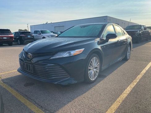 Used 2020 Toyota Camry XLE w/ Carpet Mat Package FWD image 17