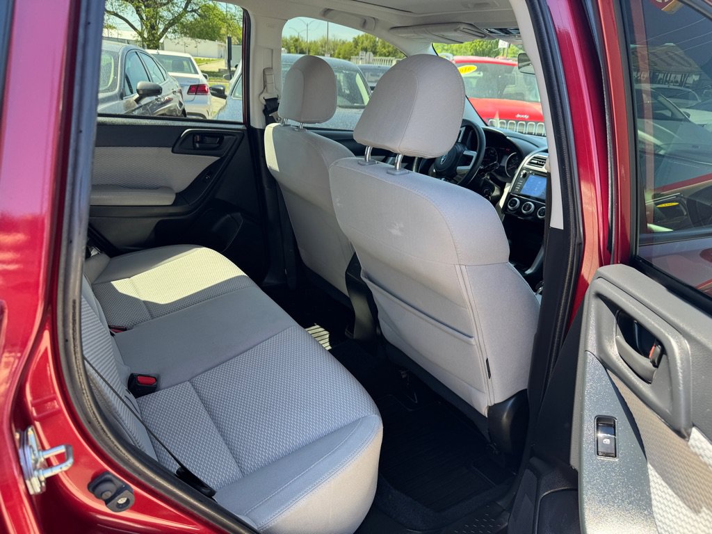 Used 2018 Subaru Forester 2.5i Premium w/ All-Weather Package AWD/4WD image 15