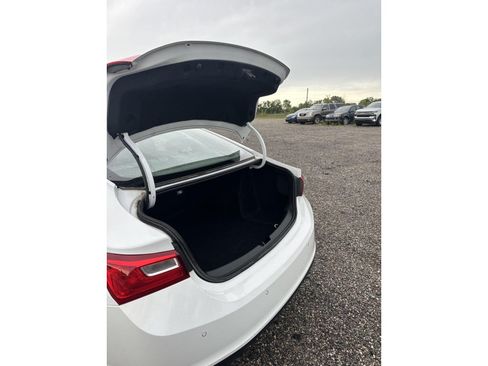 Used 2024 Chevrolet Malibu LS FWD image 12