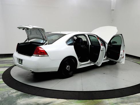 Used 2014 Chevrolet Impala Police FWD image 11