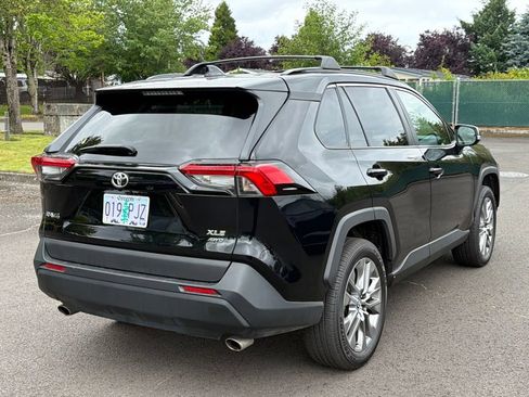 Used 2023 Toyota RAV4 XLE Premium AWD/4WD image 8