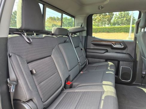 Used 2023 GMC Sierra 1500 Elevation w/ Preferred Package AWD/4WD image 18