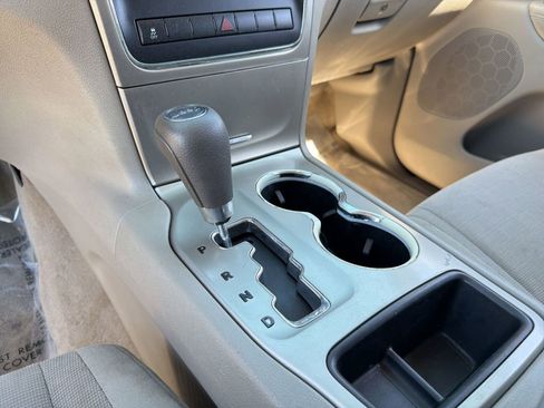 Used 2012 Jeep Grand Cherokee Laredo w/ Laredo E Group image 18