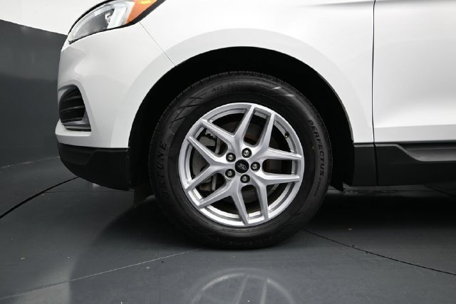 Used 2024 Ford Edge SEL AWD/4WD image 16