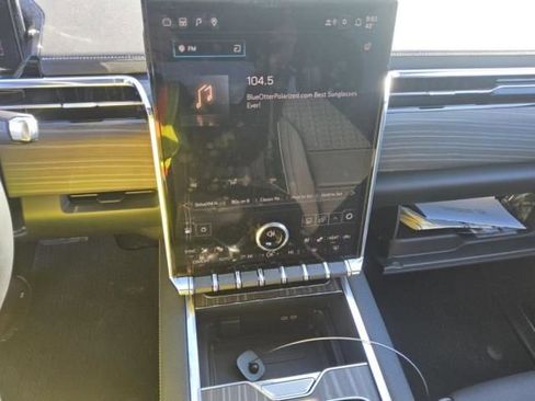 Used 2025 GMC Sierra EV Denali image 3