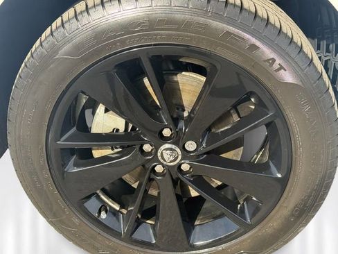 Used 2024 Jaguar F-PACE R-Dynamic S image 12