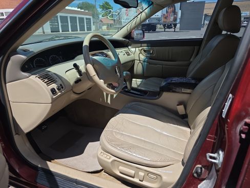 Used 2000 Toyota Avalon FWD image 2
