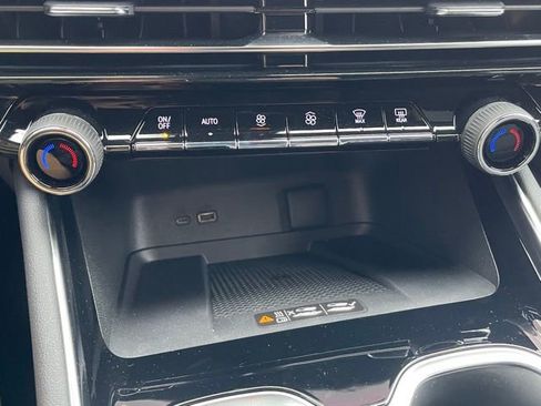 New 2026 Chevrolet Traverse High Country w/ LPO, Floor Liner Package image 13