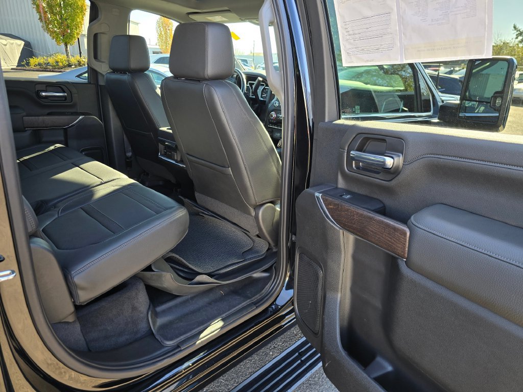 Used 2022 GMC Sierra 3500 Denali w/ Denali Ultimate Package AWD/4WD image 13