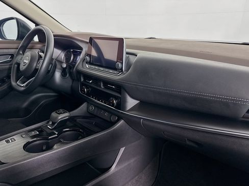 Used 2023 Nissan Rogue SV FWD image 29