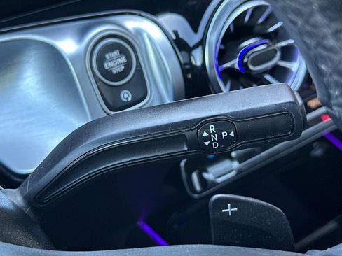 Used 2022 Mercedes-Benz GLB 250 image 21