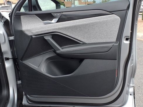 Certified 2025 Volkswagen Tiguan S image 14