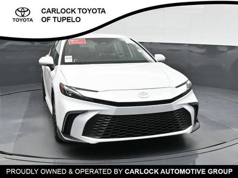 Used 2026 Toyota Camry SE FWD image 7