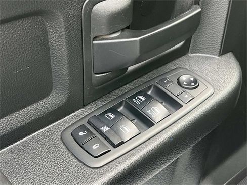 Used 2018 RAM 3500 Tradesman w/ Chrome Appearance Group image 28