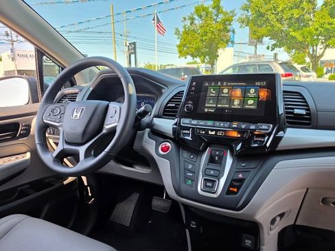 Used 2023 Honda Odyssey EX-L image 13