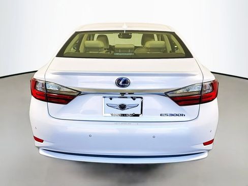 Used 2018 Lexus ES 300h w/ Luxury Package image 6