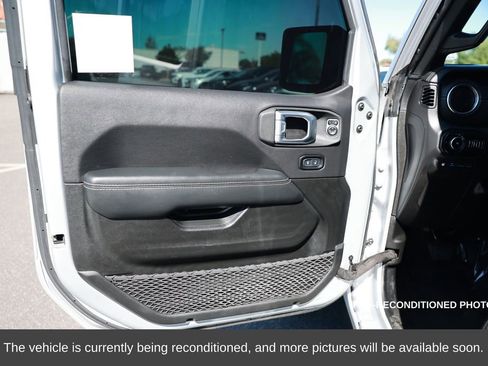 Used 2022 Jeep Wrangler Unlimited Sahara image 18