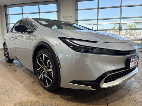 New 2026 Toyota Prius Plug-In Hybrid image 4