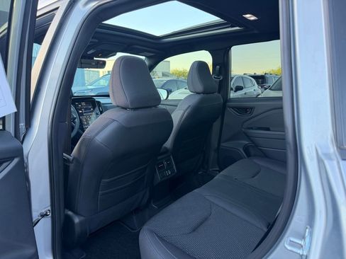 Used 2025 Subaru Forester Premium w/ Convenience Package #2 AWD/4WD image 6