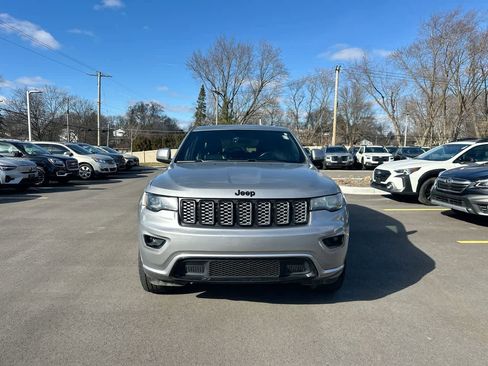 Used 2018 Jeep Grand Cherokee Altitude image 16