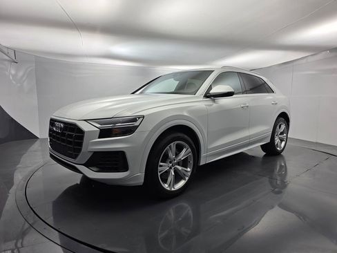 Used 2019 Audi Q8 Premium image 8