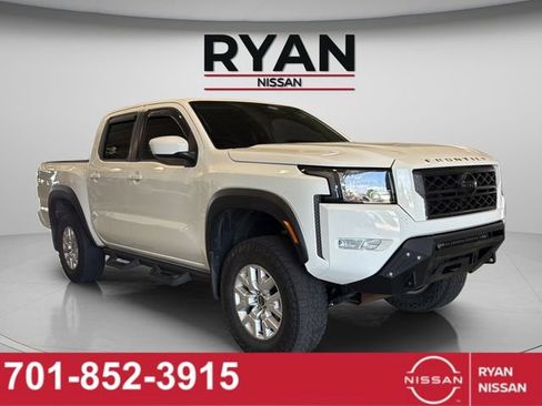 Certified 2022 Nissan Frontier SV AWD/4WD image 9