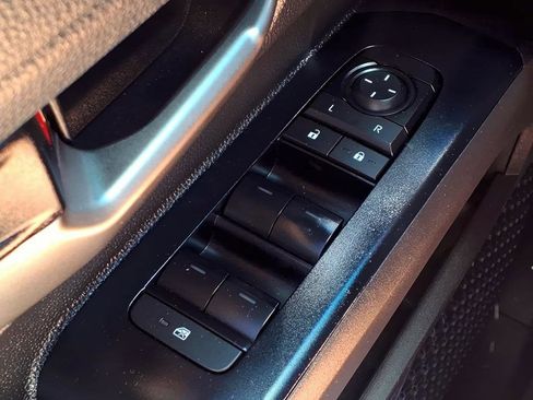 Certified 2025 Toyota Tacoma TRD Sport AWD/4WD image 18