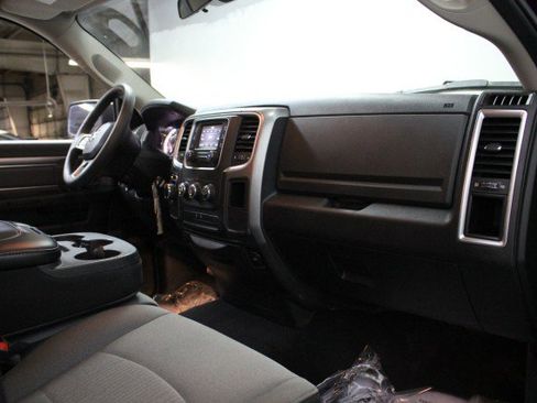 Used 2024 RAM 1500 Classic SLT image 21