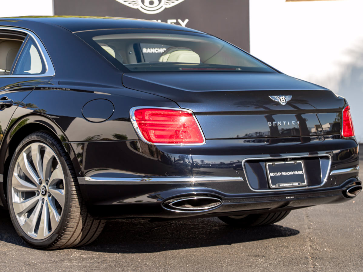 Used 2026 Bentley Flying Spur Azure AWD/4WD image 14