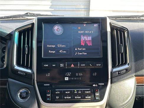 Used 2021 Toyota Land Cruiser Heritage Edition image 25