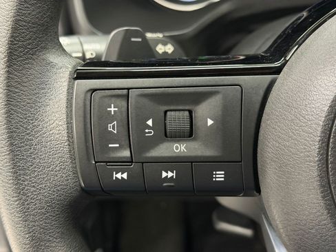 Used 2023 Nissan Rogue SV AWD/4WD image 14