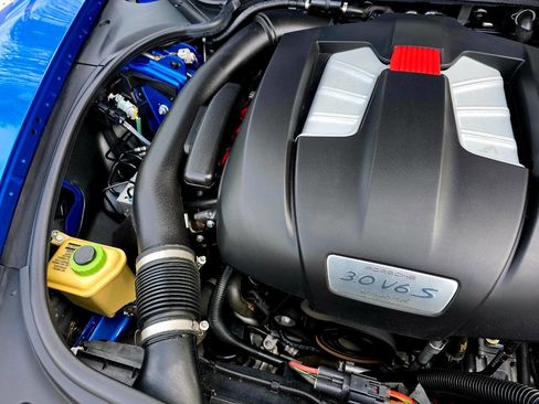 Used 2015 Porsche Panamera S image 51