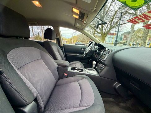 Used 2013 Nissan Rogue SV AWD/4WD image 16