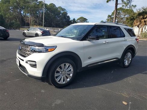 Used 2024 Ford Explorer King Ranch w/ Technology Package image 3