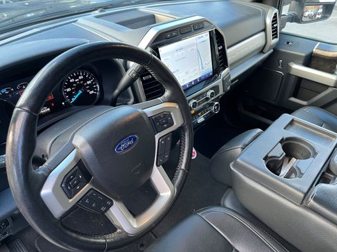 Certified 2022 Ford F250 Lariat w/ Black Appearance Package image 7