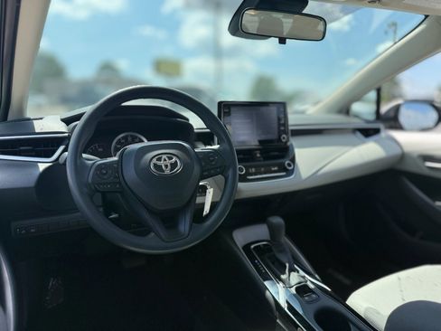 Used 2020 Toyota Corolla LE FWD image 33