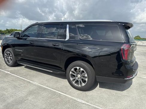 Used 2026 Chevrolet Suburban LS RWD image 20